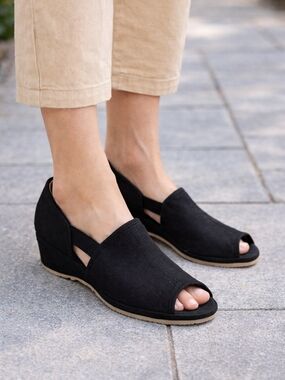 Vintage 1950s Blum Black Canvas Peep Toe Wedge Shoes Retro Side Cutout Heels